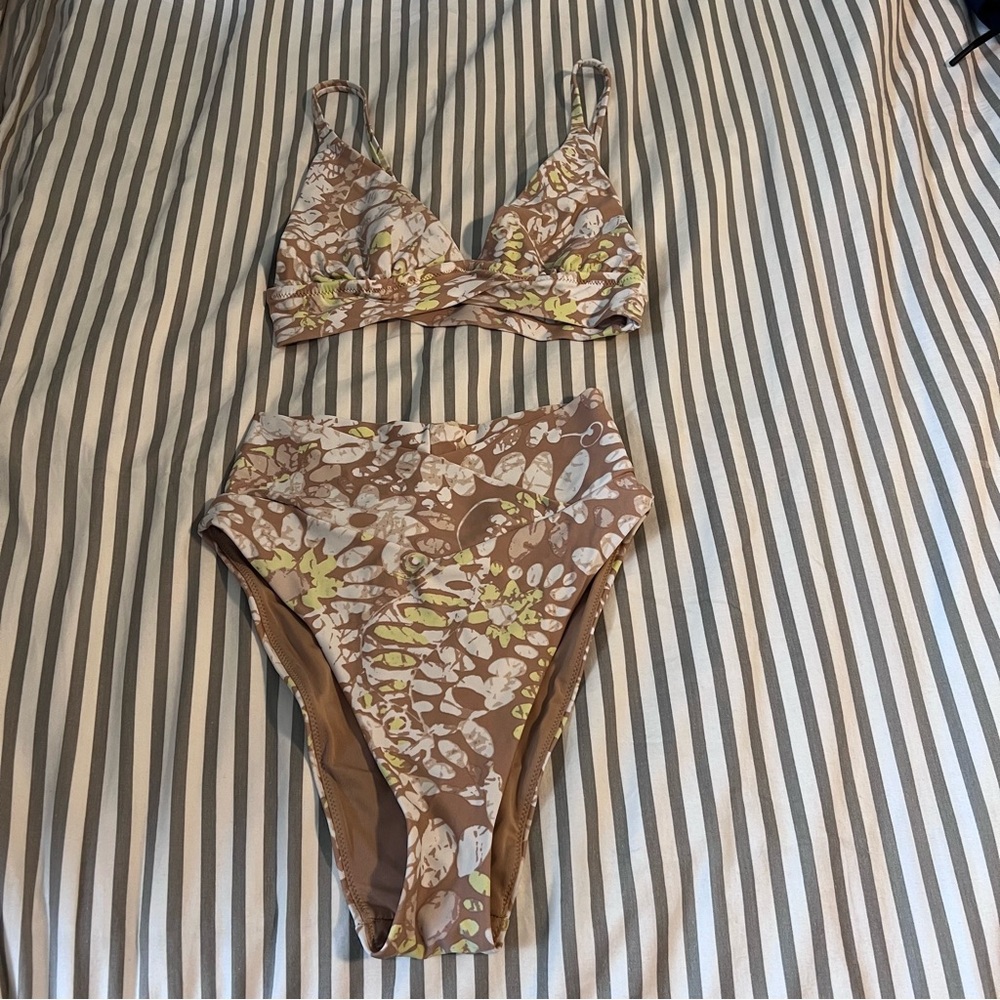 Aerie High Rise Crossover Bikini SET - Picture 2 of 9